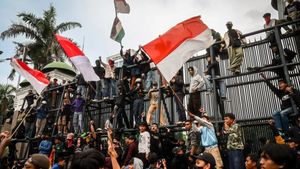 Perlukah DPR Dibubarkan?