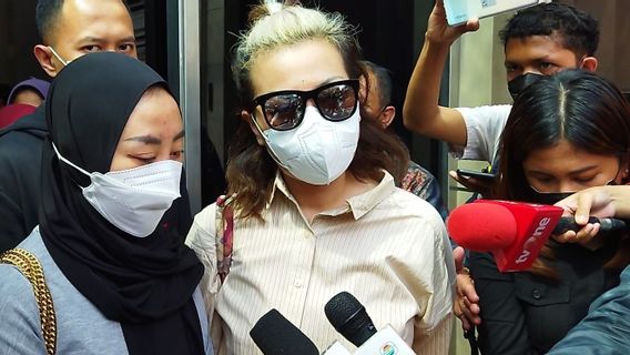 Tjahjo Kumolo的第一个女儿访问Abdi Waluyo医院：如果您到目前为止错了，请道歉
