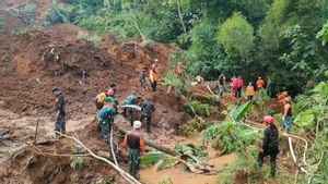 BPBD Still Looking For One Landslide Victim In Blitar