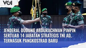 ビデオ:ドゥドゥン・アブドゥラッハマン将軍は、コストラッドの新司令官を含むインドネシア軍の14の戦略的地位の証明書をリード