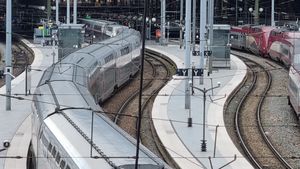フランスの首相は、高速列車の妨害行為の加害者が合法的に処理されていることを確認する