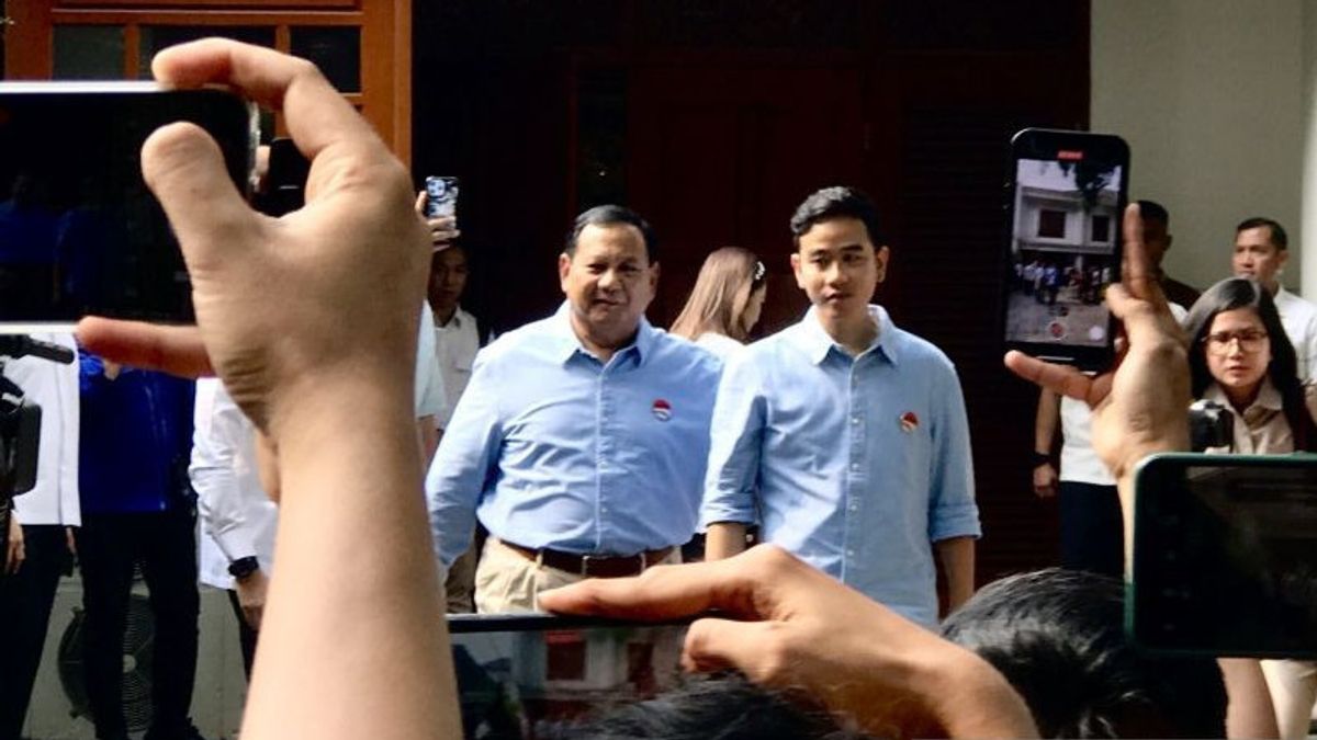 Gibran Tiba di Kertanegara, Kompak Kenakan Kemeja Warna Biru Langit dengan Prabowo