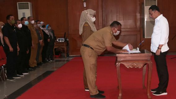 Wali Kota Surabaya Eri Cahyadi ‘Ancam’ Copot Lurah dan Camat  yang Kinerjanya Tak Sesuai Kontrak