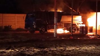 Police Investigate Cause Of Burned Fuel Tank Car Kills 1 Person In Jambi