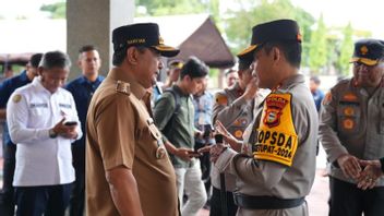 Prévenir la criminalité, la police de Sulawesi du Sud a arrêté 143 policières pour sécuriser un centre commercial à Makassar