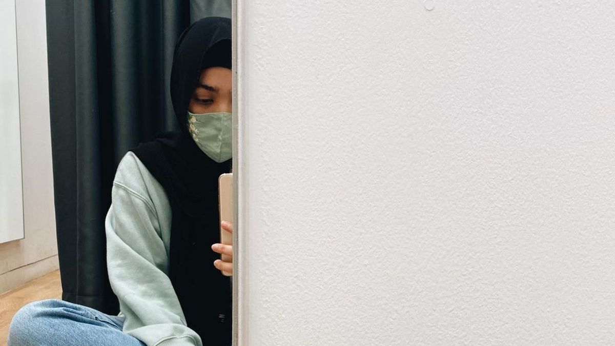 6 Potret Cantik Penampilan Baru Cut Syifa dalam Balutan Hijab