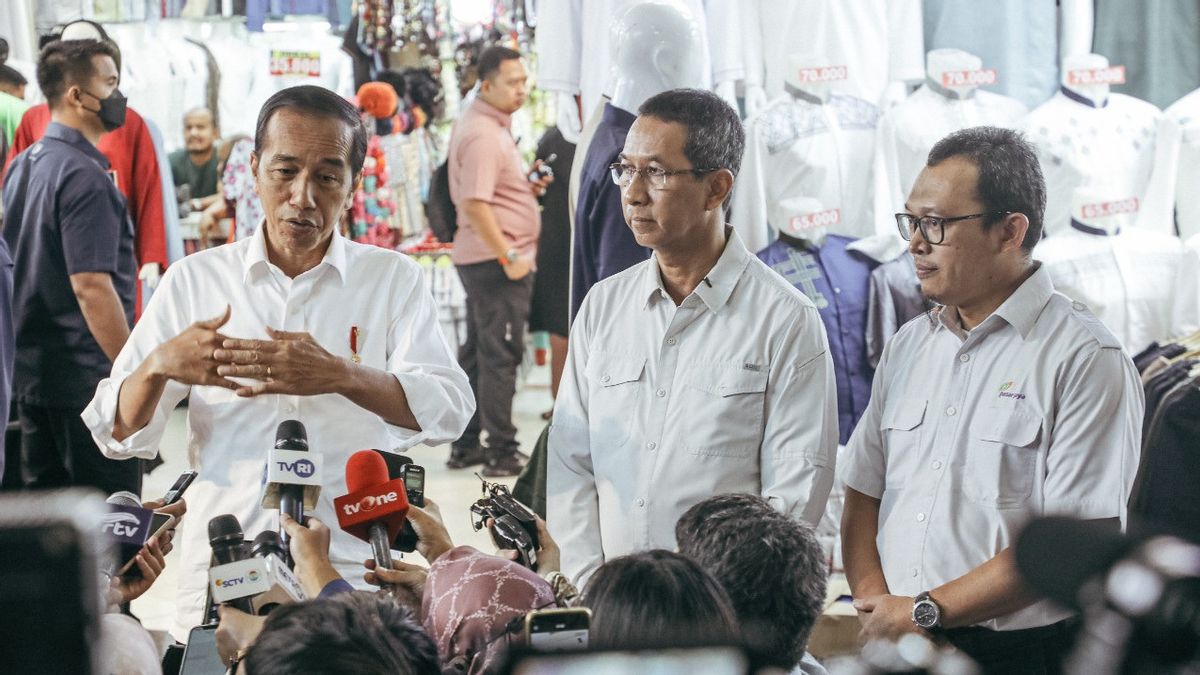 Accompanying Jokowi Tinjau Tanah Abang, Heru Budi Asks Traders To Take Advantage Of Technology