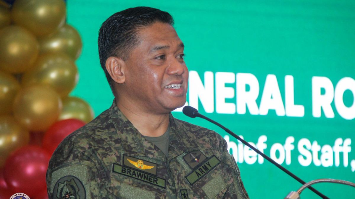 قال القائد العسكري الفلبيني إن بلاده ستبني جزر في بحر الصين الجنوبي