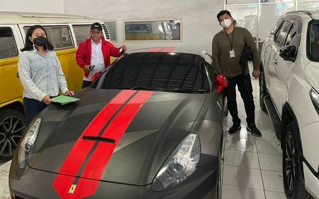 Mobil Ferrari Indra Kenz yang Disita Disimpan di Polda Sumut, Ini Penampakannya