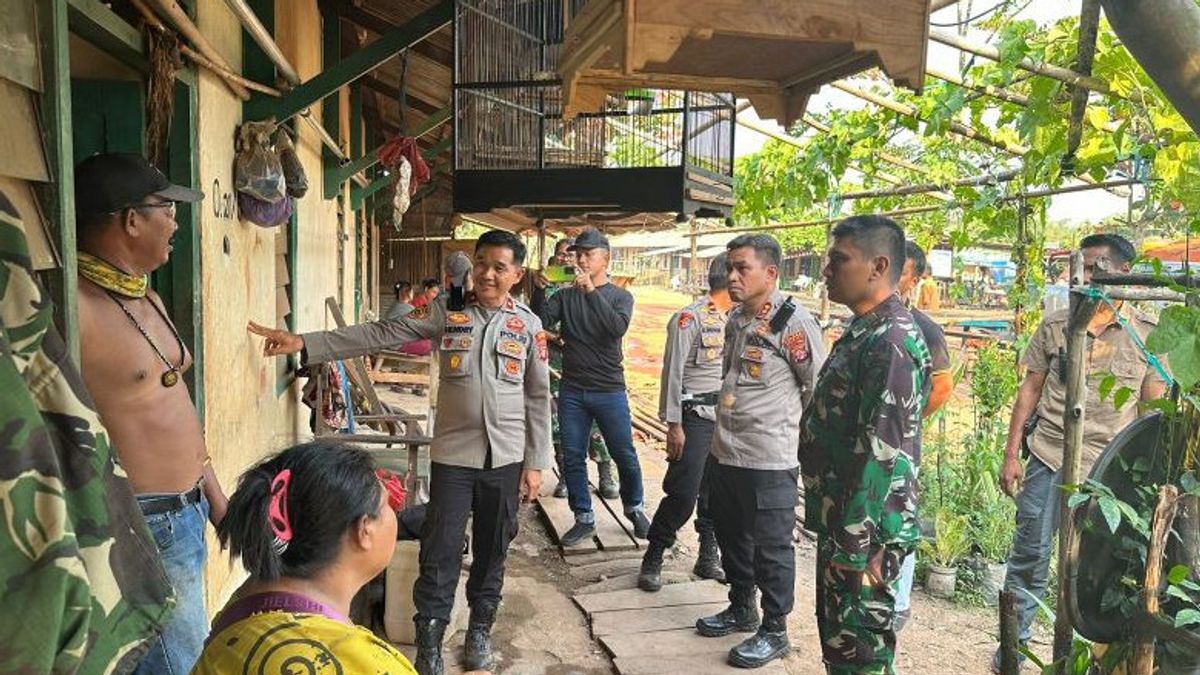 Joint Patrol Police Around Clashes Location In Seruyan