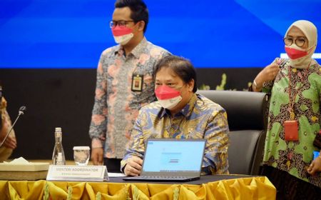 Menko Airlangga Tunaikan Laporan SPT Tahunan: Pajak Kita Sangat Berarti Bagi Negara