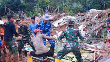 Pencarian Korban Longsor Natuna Terkendala Minimnya Peralatan