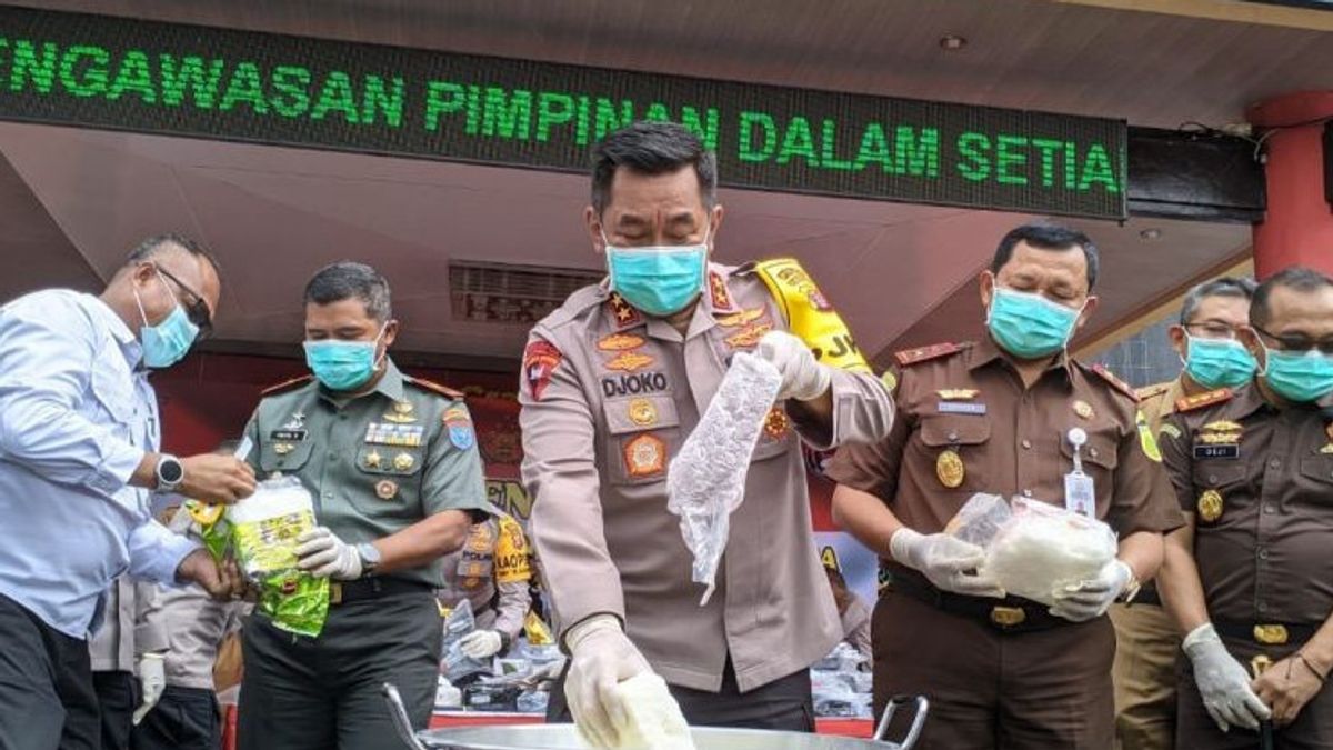 Central Kalimantan Police Seize 50.6 Kilograms Of Methamphetamine In Jeriken