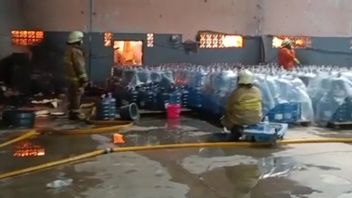 Shopee Expedition Warehouse On Fire, Officier: Incendie Déclenché Dans Un Entrepôt De Plastique