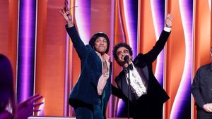 Jon Batiste dan Silk Sonic Dominasi Daftar Pemenang Grammy Awards 2022