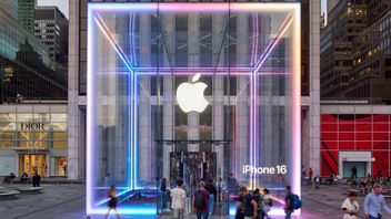 جاكرتا - افتتح تيم كوك متجر Fifth Avenue مع بدء مبيعات iPhone 16