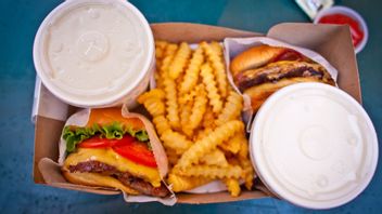 لا تستهلك أكثر من اللازم ، يمكن للأطعمة الدهنية أن تجعل الرغبة الجنسية تنخفض