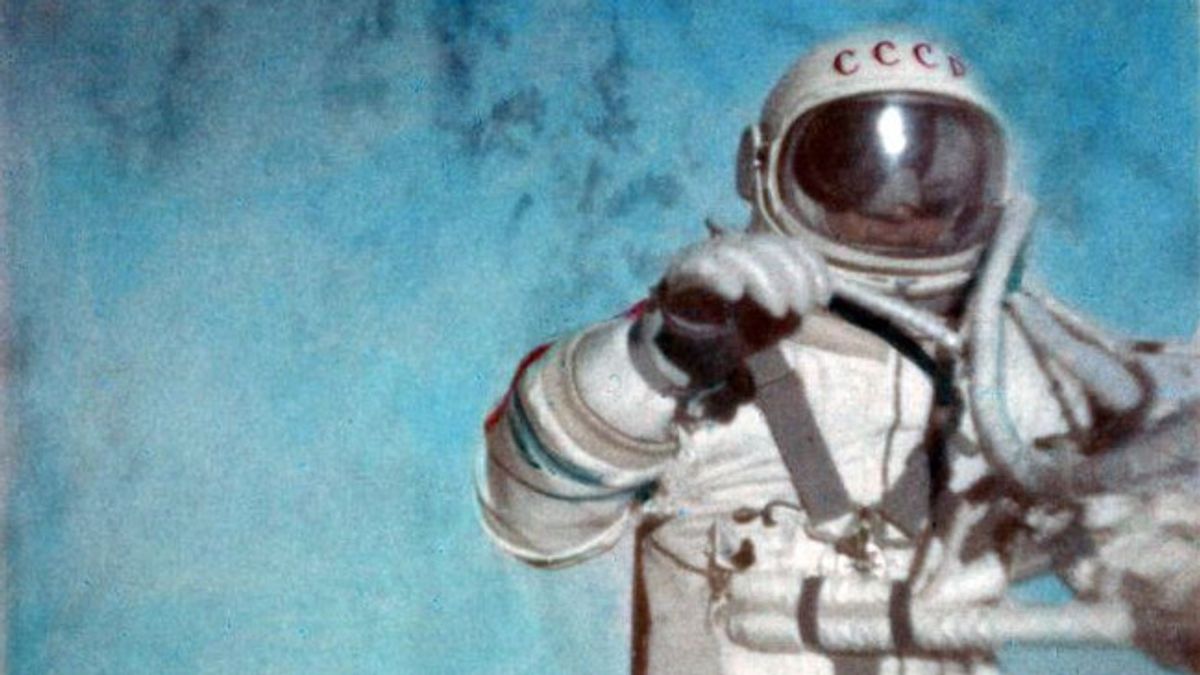 Remembering Alexei Leonov's Step As The First Man To Travel In Space