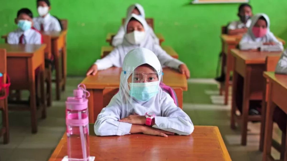 ジョグジャカルタのすべての学校は、急性肝炎予測食堂の運営を禁止されています