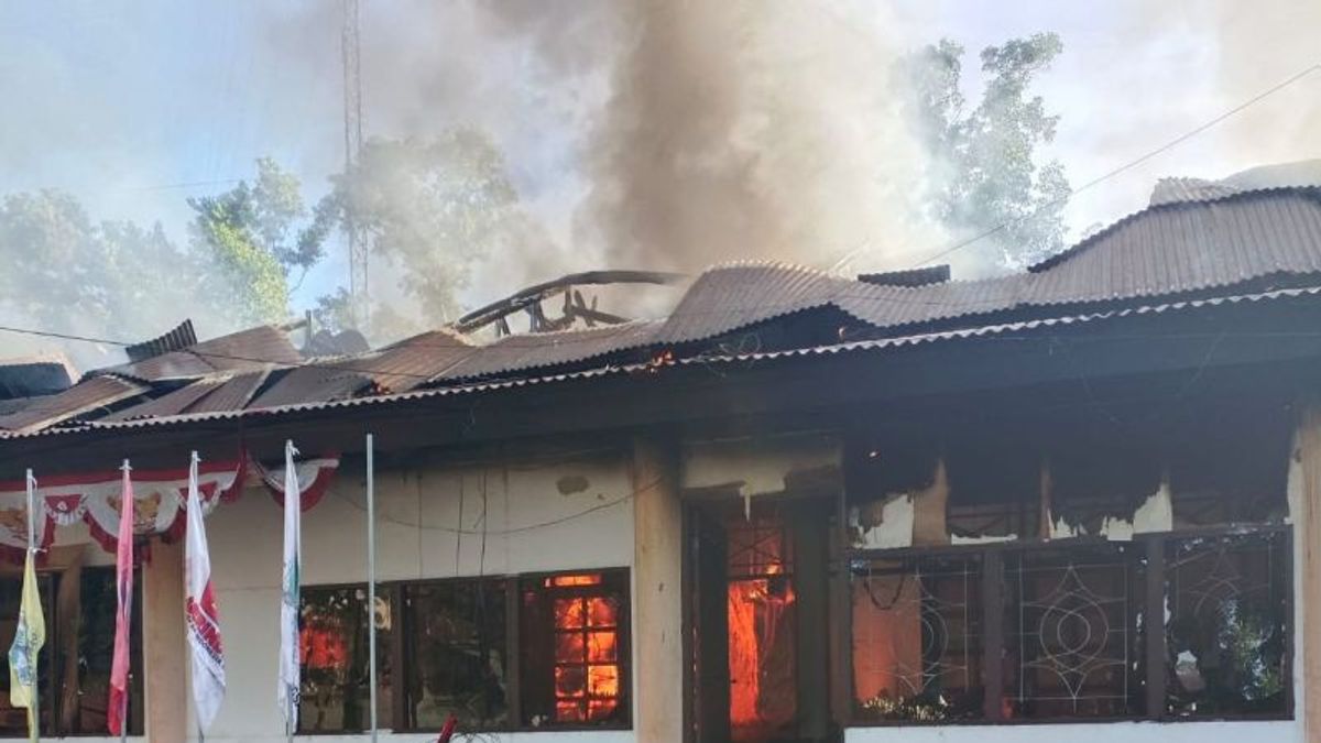 West Papua Fakfak District Office Fire, Police Begin To Examine Several Witnesses