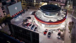 Tesla Resmi Buka Lokasi Pertama Tesla Supercharger Diner ala Luar Angkasa di Los Angeles  