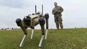 Perkenalkan, Anjing Penjaga Baru Pangkalan Udara Militer AS: Vision 60