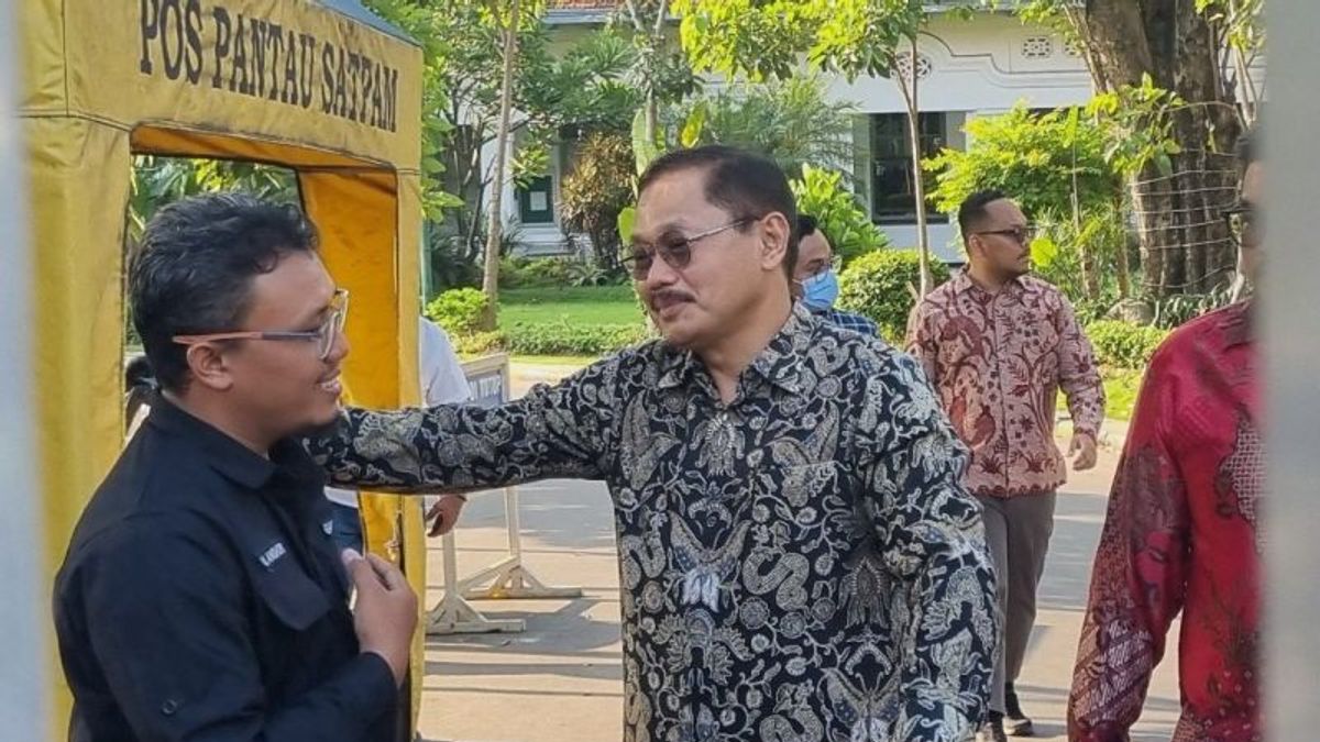 Former Dean Of FK Unair Conveys Objections To His Dismissal