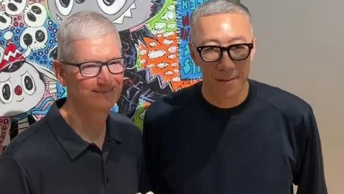 CEO Apple Tim Cook Janji Lanjutkan Investasi di China 
