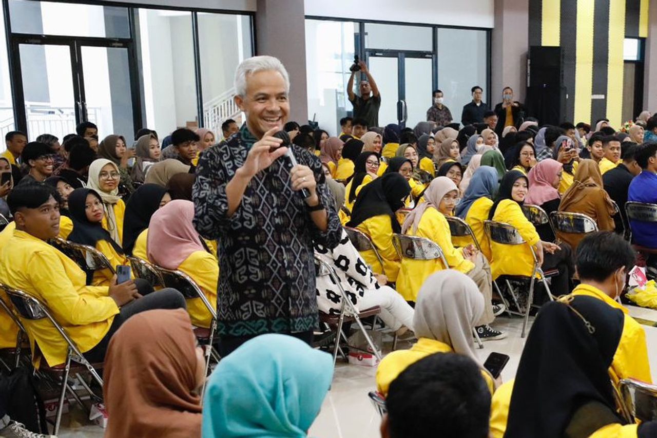Become A 'Lecturer' At Pancasakti University Tegal, Ganjar Encourages Students To Boost Potential Fisheries And Tourism