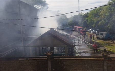 Gudang Peralatan PLN Bali Terbakar