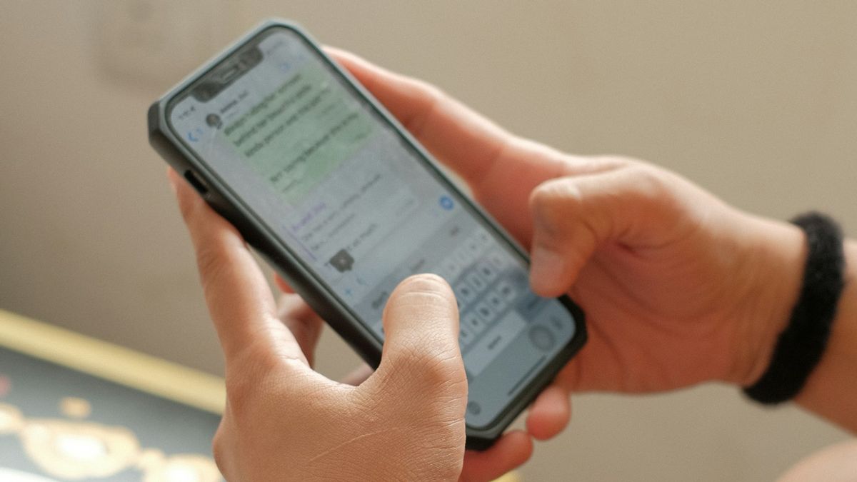 En quoi il distingue WhatsApp de la version réelle?