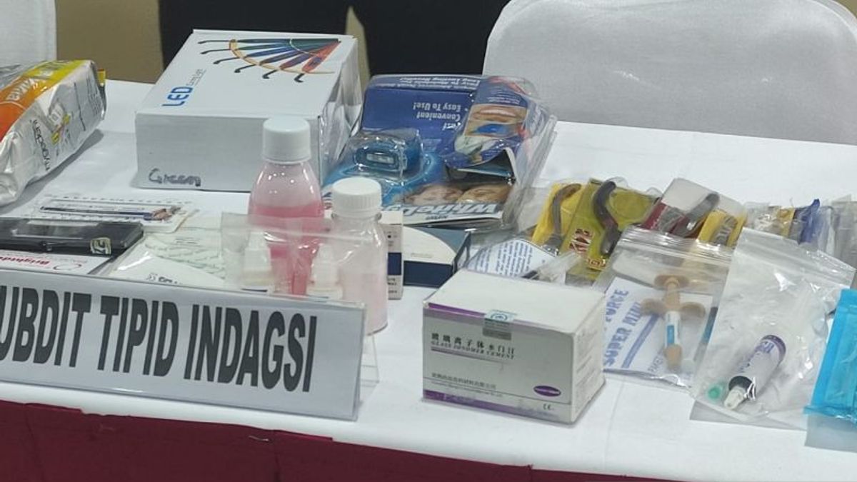 بيع الأجهزة الطبية للأسنان "متجر أرابوس بيهيل" في التجارة الإلكترونية دون إذن وزارة الصحة ، الرجال في باليمبانغ مهددون بالسجن لمدة 15 عاما