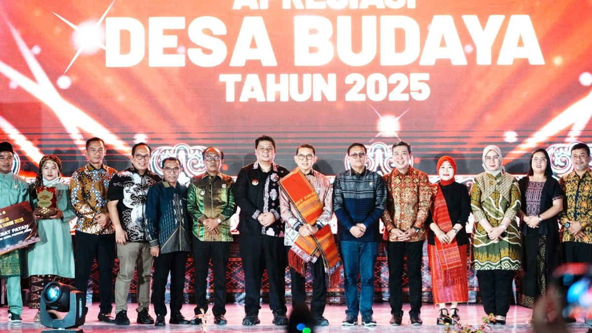 5 villages reçoivent des prix de la culture, Fadli Zon vise à faire de 83 sites culturels de Samosir des sites nationaux