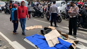 Ngebut Jelang Magrib,Tebet居民男子在Kalimalang路上可怕地死亡