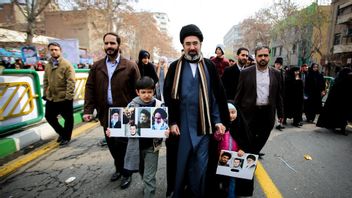    Garda Revolusi Iran Berikrar Kesetiaan pada Mojtaba Khamenei