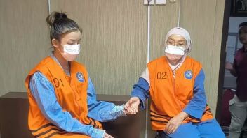 Using Fake Passports, 2 Thai Women Arrested By Riau Immigration