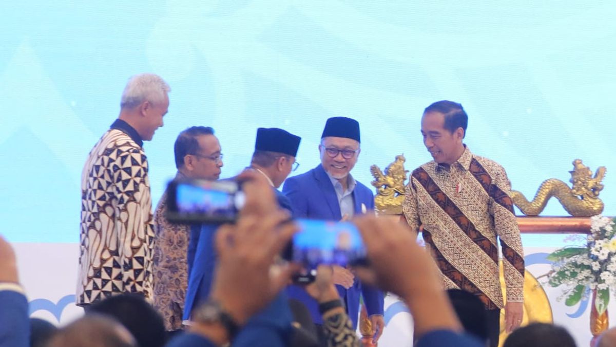 Zulhas Endorse Ganjar di Depan Jokowi: Rambut Putih, Kening Berkerut, Sebagaimana Tanda dari Presiden