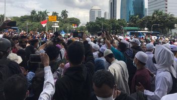 The Masses Of The 1812 Action Freed Rizieq Shihab Insisting On Defending Despite The Police's Beating Down