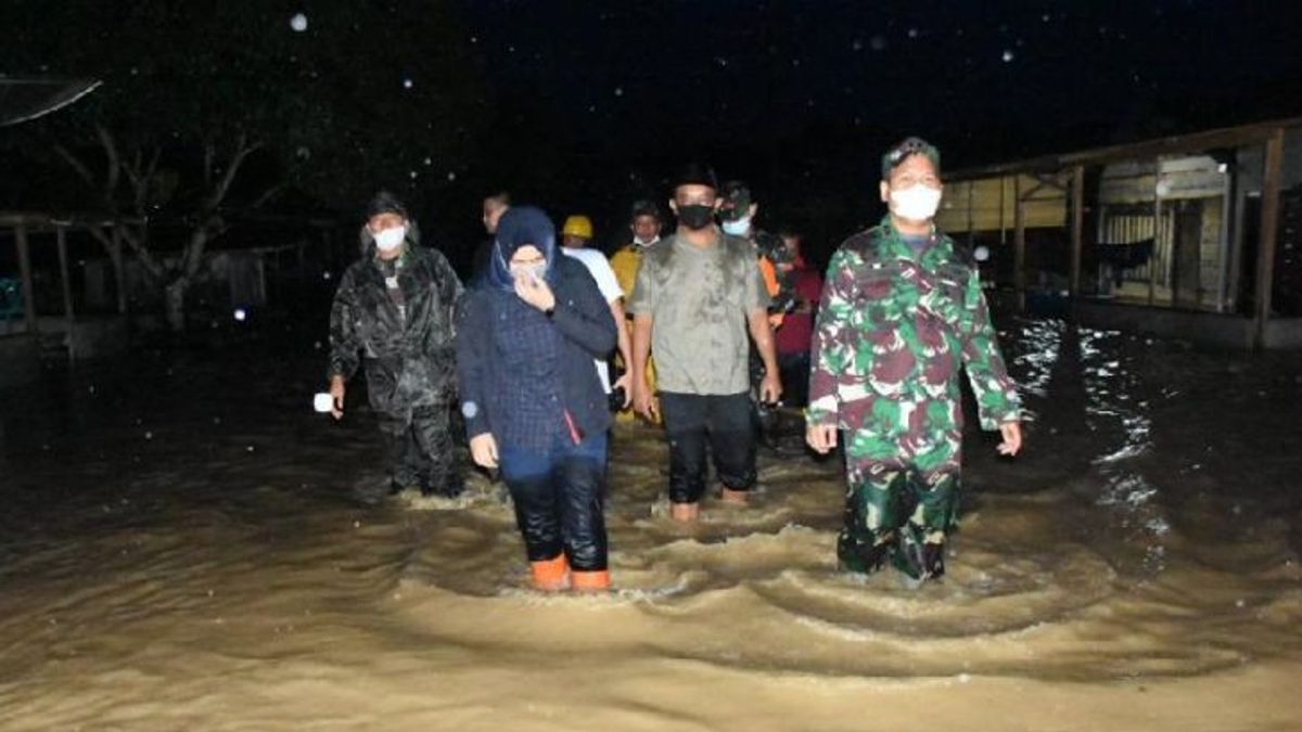 Banjir di Kabupaten Mandailing Natal, Gubernur Naik Helikopter TInjau Lokasi