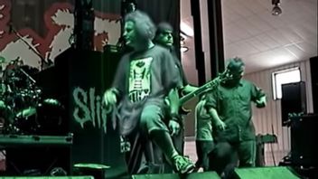 فيديو نادر ل Slipknot يبدو بدون قناع في عام 2000 انتشر على الإنترنت