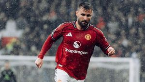 Kritik dari Legenda Manchester United Bikin Shaw Tampil Lebih Baik