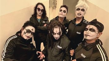 يسمى أغنية Kuburan Band ، 
