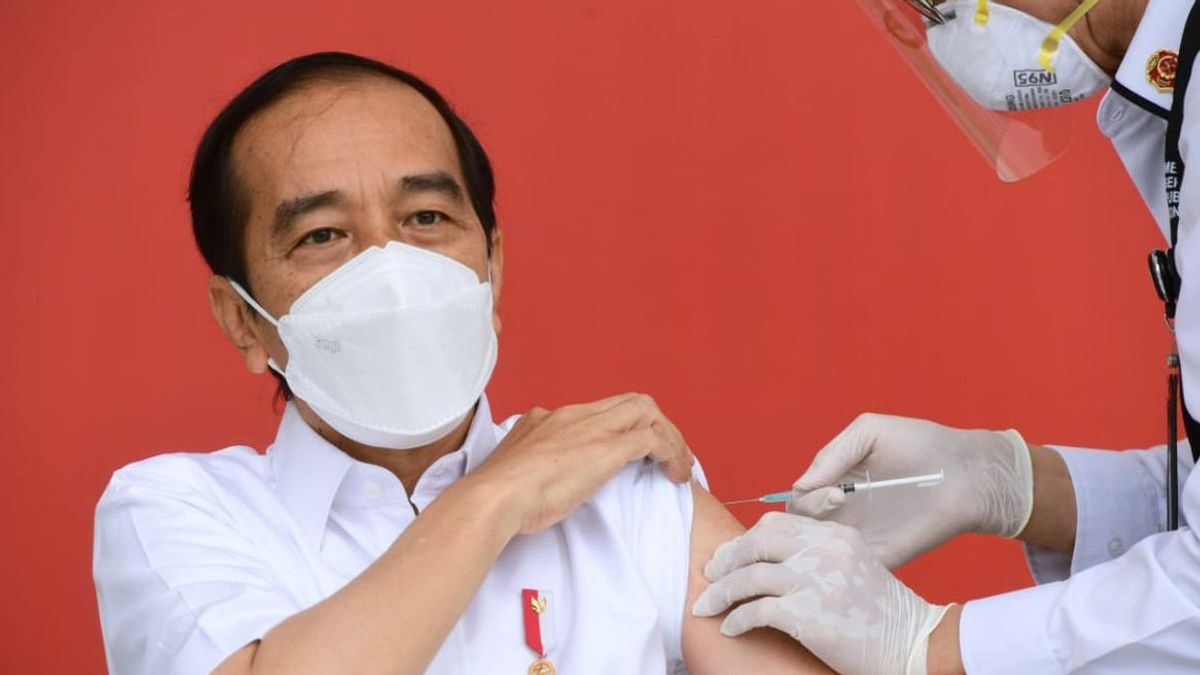 Harga Saham Emiten Farmasi Berguguran Usai Jokowi Divaksin, Analis: Euforia Picu Aksi <i>Profit Taking</i>