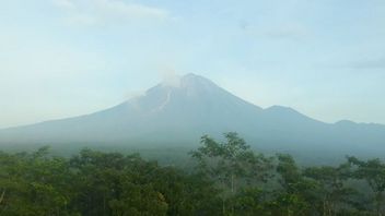 ثوران بركان جبل سيميرو 24 مرة خلال ال 12 ساعة الماضية