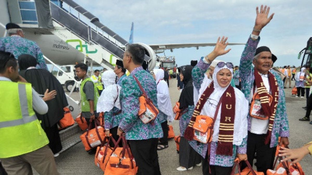 Apart From Reminding Candidates Of Hajj To Wear Masks In The Holy Land, Mojokerto Regent: Please Bring Hand Sanitizer Everywhere