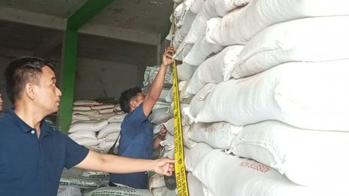 南スラウェシ地域警察ゲレベック倉庫50トンの補助金肥料を買いだめ