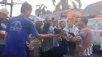 Bawaslu Banyumas enquête sur les mères pour partager des chemises Ganjar-Mahfud lors de la visite de Jokowi