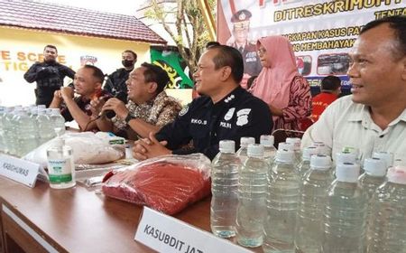 Polisi Gerebek Tiga Pabrik Minuman Keras Tanpa Izin di Sampit Kalteng