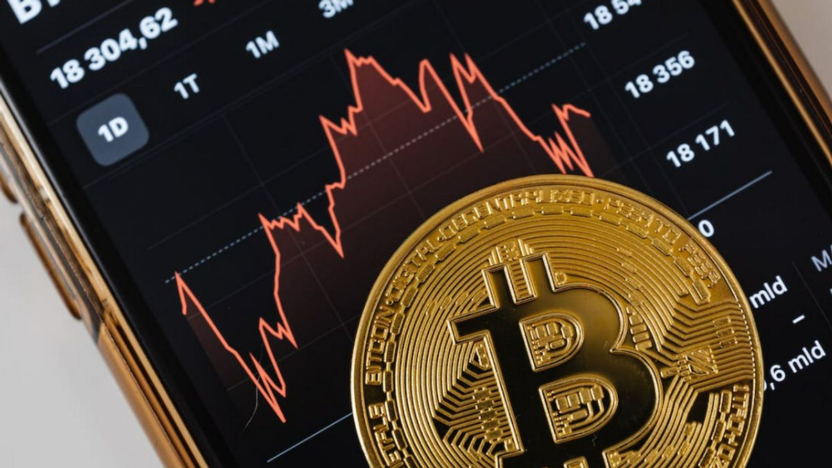 Bitcoin Price Drops Below 41.000 US Dollars, Here's Why!