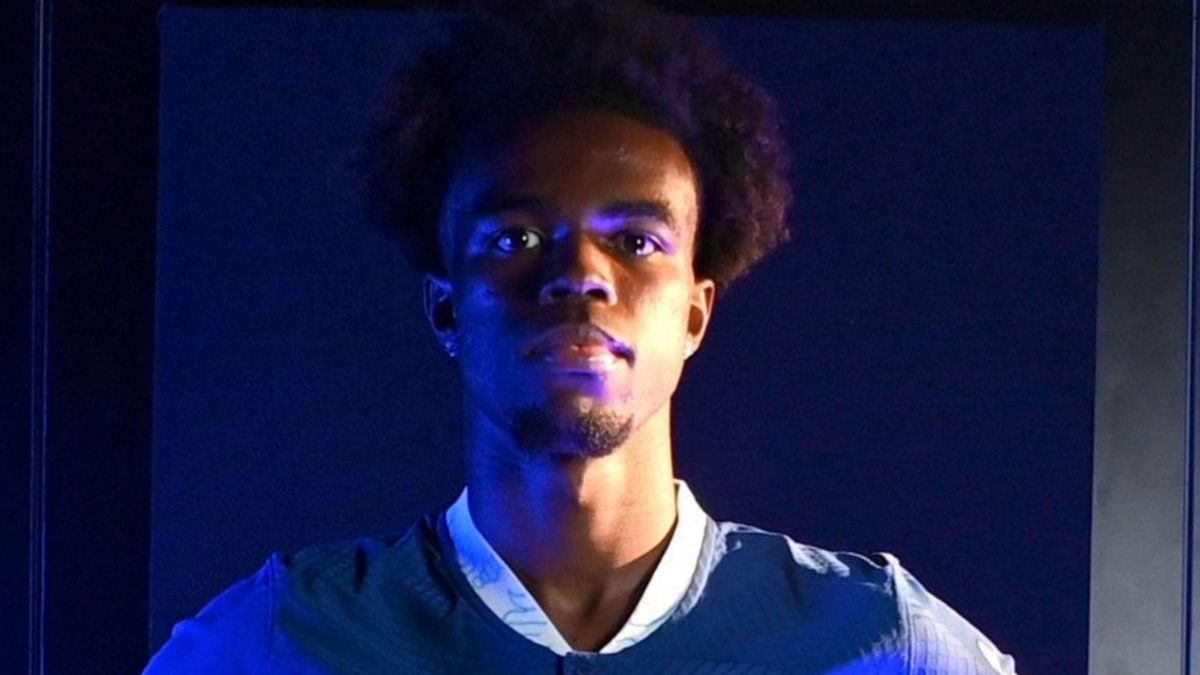 Chelsea Officially Signs English Wonderkid Carney Chukwuemeka Worth IDR 361 Billion, 6 Years Contract